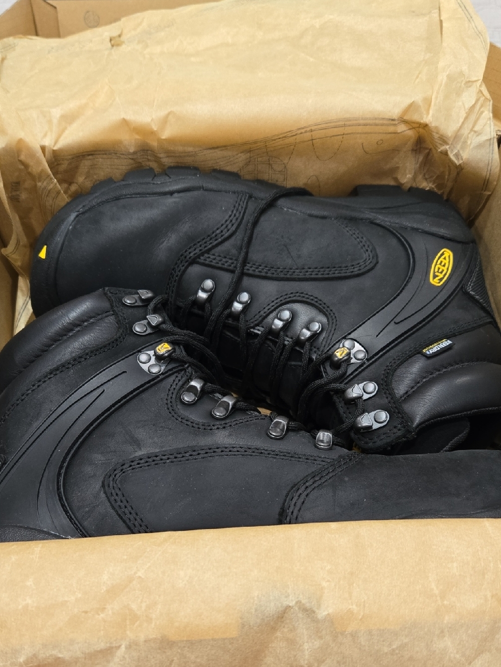 SALE!! NEW! KEEN Louisville 6" WP Black Steel Toe Boots, Sz 10.5 D